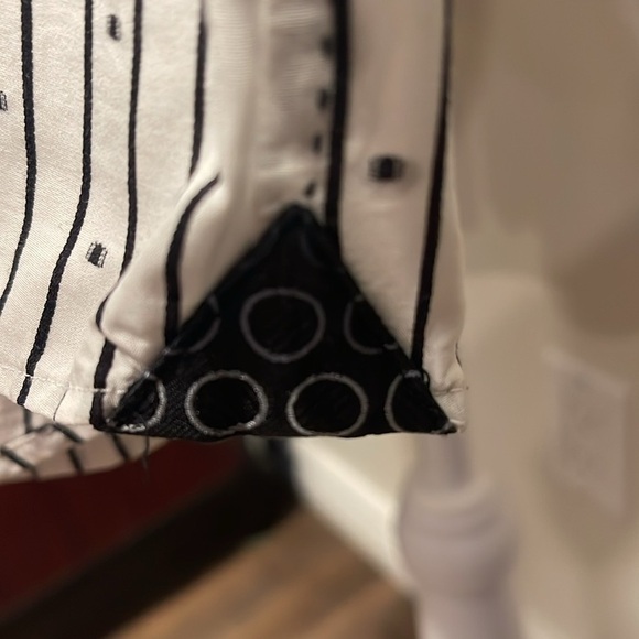 BLU by Polifroni L button down shirt with square buttons and embroidered detail - Picture 10 of 13